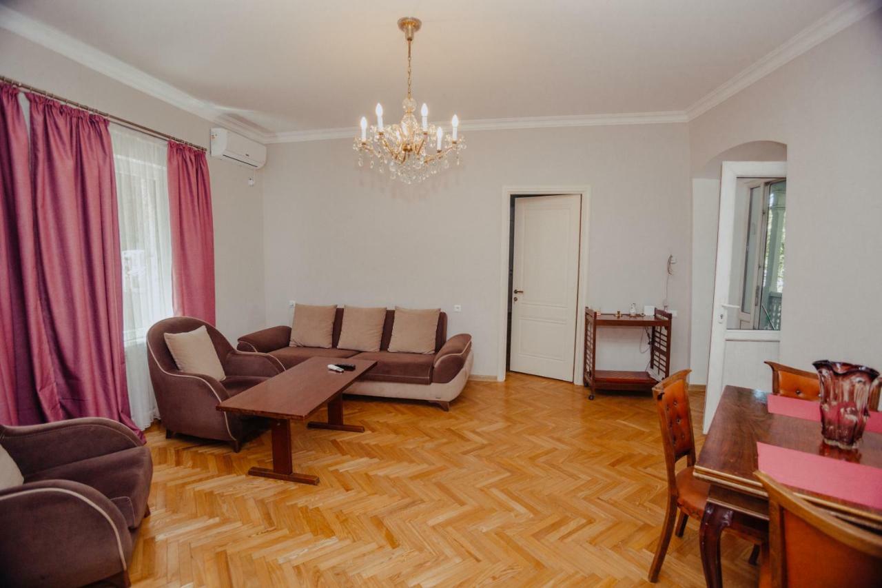 Chilling View Apartment Tbilisi Buitenkant foto